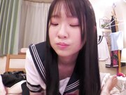 哥哥你想怎么做 小鬼妹妹最近经常走光3