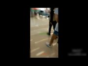 见网友的女孩被下药昏死脱光以后强奸