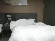 今晚2700足疗店约女神 165身高 23岁未婚 胸大腿长 带回酒店 精彩不断