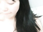 00后的小学妹露脸说了半天好的才给舔鸡巴样子真骚 要草她了好激动手指塞逼里玩