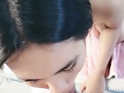 蜜桃臀风骚小女友全程露脸让小哥调教玩弄 新买的肛塞撅着屁股让小哥插入