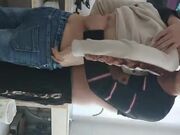 小哥真骚勾搭正在刷碗的少妇 慢慢扒光让她口交 从厨房玩到沙发再到床上