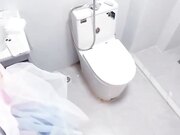 强闯卫生间狂操洗澡的表妹换上萝莉塔装扣弄粉嫩的小逼鸡巴抽插流出羞耻的白浆内射粉嫩无毛穴浓浓精液