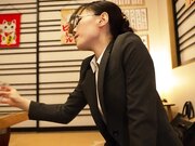 肉食系人妻女上司诱惑部下欲罢不能3