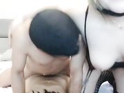 刚播不久新人姐妹花双飞头套男 连体吊带网袜 两个翘起屁股等待被操