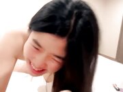 逼逼粉嫩的妹子跟小哥酒店开房激情啪啪 全程露脸口交大鸡巴