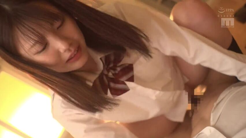 无人的毕业瞬间 教室里疯狂地想要彻底占有澪1