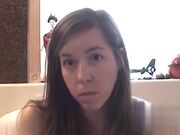 大屁股黑发不在安全期的继侄女与继叔叔谈论口交和乱伦性交游戏