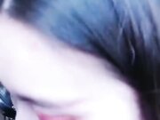 晨起公园锻炼搭讪性感连衣裙美女到路边小道打野战 路上人来人往女说 有人要来了