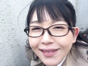 在遥控震动器启动时因舌吻发情的真白小姐猛烈高潮并内射痉挛1