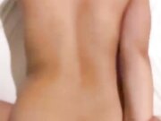 成都03年网红和老公吵架老公摔门而出扔下兄妹两人酒店独处