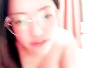 主人精厕肉便器大奶娜娜，全程露脸白丝情趣装道具玩弄骚穴伺候小哥激情啪啪，深喉口交乳交多体位蹂躏爆草