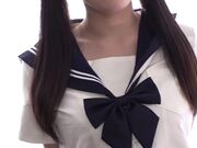 纤瘦的制服少女 任由欲望驱使玷污1