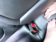 接开裆黑丝小姨子回村里 车上没有忍不住直接把她强上了