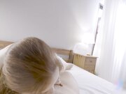 性欲旺盛的熟女饥渴享受年轻男子的性爱