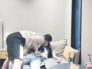 重金约18岁外围学生妹兼职极品