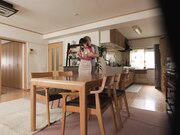 亲眼目睹爱妻被其他男人占有1