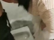 巨乳姐妹花KTV唱歌 厕所里互舔大奶子轮流吃鸡巴