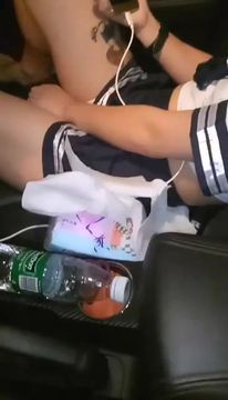 极品网红水手制服勾搭小车司机路边车震