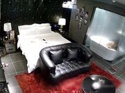 身材修长大学女友约到宾馆干的狂叫操哭了