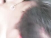 兄妹乱伦娃娃脸萝莉妹妹娇小身材舔奶重点揉按住双腿爆操无毛骚穴