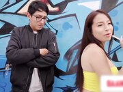 淫乱挑战约粉丝答题谁答对就可以享受淫荡骚穴