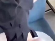 乌龟男让后娇妻勾引大吊单男 看着老婆被别人的大吊无情抽插 乌龟男在旁边打飞机