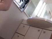 倔强小姨子不让我插 只能用道具让她达到高潮 白浆糊满逼