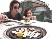 23岁嫩模户外举着一对嫩奶子取了男朋友的精