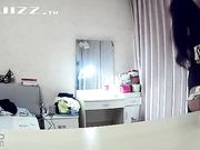 偷拍朋友的老婆穿着情趣黑丝挑逗老公 没两分钟就胶枪了