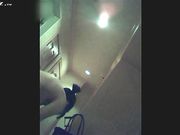 某酒店女服务员偷拍多名大奶住客洗澡