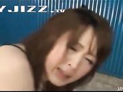 可爱性感的19岁实习生被2个男同事操哭