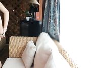 风吟鸟唱极品美乳嫩模奶茶妹被震棒玩逼给摄影师口爆