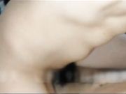 欲火焚身把正在工作的女友给操了直接内射 真实拍摄 全程露脸