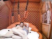 主题情趣宾馆楞头男性福的让人羡慕眼镜骚女友浪得不行特意穿上情趣衣跳骚舞女上位屁股扭的带感全程主动