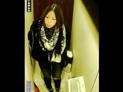 经典厕所偷拍还有外国小姐姐,狼友们有福了