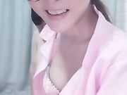 美女道具自慰 男女喷啪啪秀 这次换上白丝 男的终于射了 还是口爆