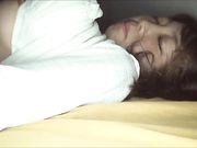 逼逼粉嫩的美女大学生约会网友被迷倒无套内射 嫩屄被灌满白浆