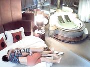 学院附近青年学生情侣开房造爱让人羡慕激情舌吻互抠浴缸内操逼回床猛干冲刺时太过瘾连干2炮美女淫叫太刺激对白清晰