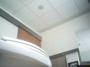 国际大厦某职业培训中心女厕偷拍个人觉得这厕所设计有问题过于宽敞让来方便的人缺乏安全感