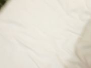 刚为人妻的黑丝美女少妇和初恋情人酒店开房,胸大臀圆,男问干完回家还给老公干吗,女说：老公不在家,再干就死了