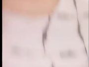 白嫩良家型少妇公园勾搭中年大叔到小旅馆啪啪