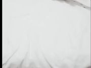 白嫩良家型少妇公园勾搭中年大叔到小旅馆啪啪