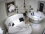 特色酒店偷拍听对话好像是漂亮美女有事求男的被带到酒店说事时占美女便宜趁机啪啪,不是自己女人真舍得干!