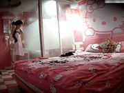 豪华酒店超性感白嫩美女与男友和他朋友旅游商量后让他朋友操了一次!