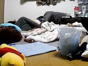 家庭摄像头破解强开小夫妻私密生活变态长毛男癖好特殊抱着女友屁股亲吻脱光衣服口水润滑互搞妹子奶子好大