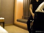 土豪酒店约操高颜值性感高挑大长腿美女嫩模,黑丝高跟包臀裙猛操,爽的大叫：你的好大,好痒