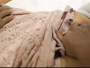 人妻杀手白哥主题宾馆约啪风骚小少妇白丝连衣裙阴毛浓密阴唇一大一小还算粉嫩新型自慰器玩弄激情啪啪