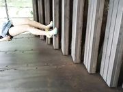 带着师妹景区玩露逼自插到喷水