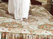 公司财务跪在椅子上被我后入 白色旗袍让人血脉膨胀